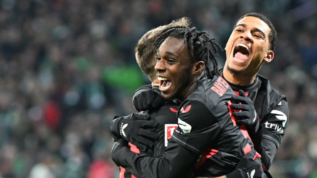 Bayer Leverkusen arranca empate com Stuttgart e abre vantagem no topo do Alemão