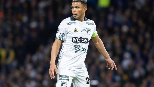 Jogador do Deportivo Cali é suspenso e multado por apalpar funcionária