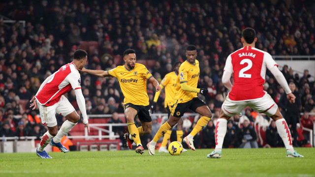 Matheus Cunha marca, mas Arsenal vence e abre 4 pontos do City na liderança do Inglês