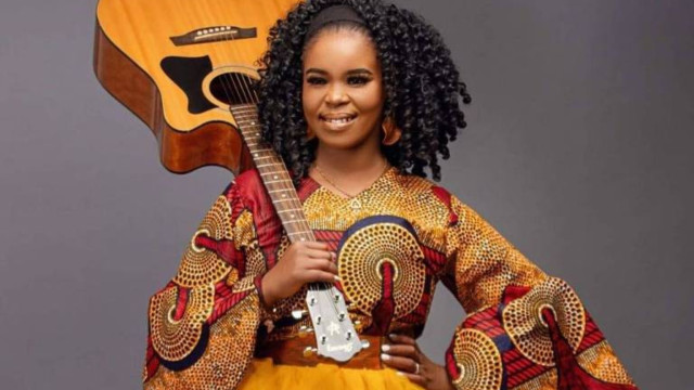 Morre Zahara, estrela pop sul-africana que cantou para Nelson Mandela, aos 36 anos
