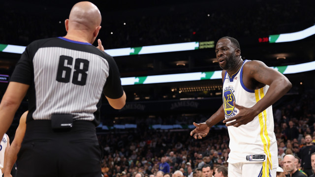 NBA suspende Draymond Green após murro a adversário durante jogo