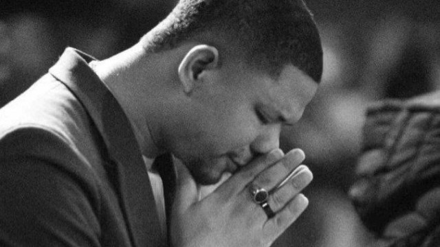 Cantor gospel morre durante apresentação na Bahia