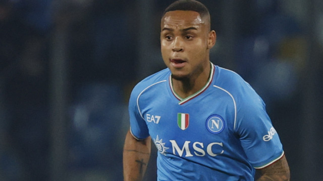 Zagueiro brasileiro Natan sofre luxação no ombro e vai desfalcar Napoli nos próximos jogos