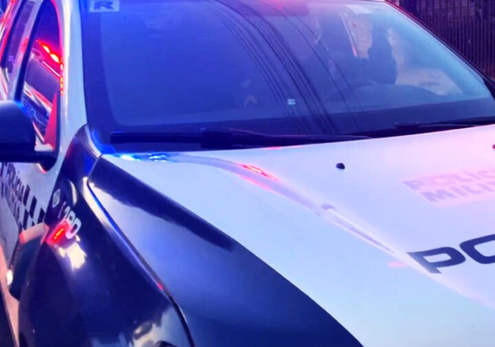 Choro de bebê termina em agressão e prisão de idoso após denúncia da própria filha