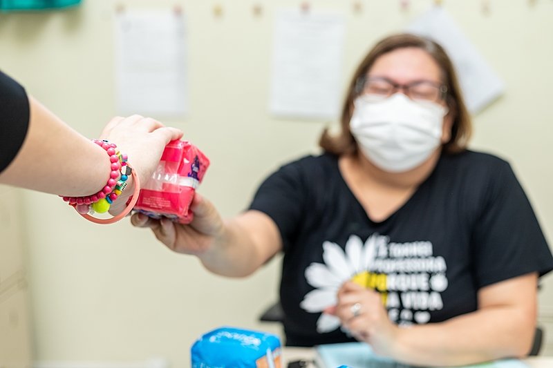 417 mil mulheres de MT devem ser atendidas em programa de dignidade menstrual