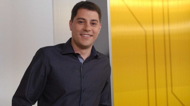 Evaristo Costa tem alta após tratar doença inflamatória