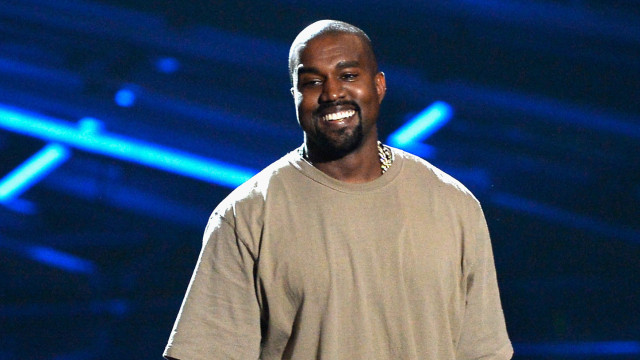 Kanye West troca os dentes por prótese que custa R$ 4 milhões