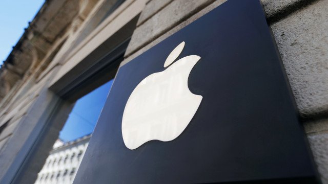 Apple abre 2024 sob pressão e atrás de pares em NY, mas analistas veem oportunidade