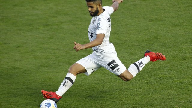 Felipe Jonatan admite propostas de Grêmio e Fortaleza e revela ‘falta de carinho’ do Santos