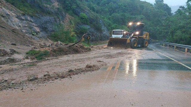 Mãe e filha morrem afogadas durante temporal no interior de SP