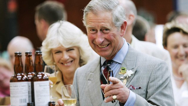 Quem da Realeza você chamaria para tomar uma? Os drinks favoritos de cada um!