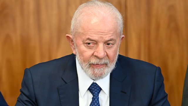 Governo Lula estuda limitar dedução com saúde no Imposto de Renda