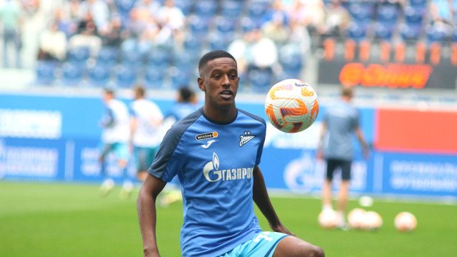 Robert Renan reforça o Internacional após ser descartado pelo Corinthians