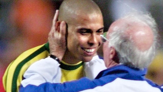 Ronaldo diz que Zagallo foi seu melhor treinador e o chama de pai