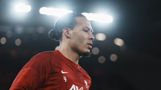 Van Dijk admite seguir Klopp para fora do Liverpool: "Muito vai mudar"