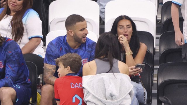 Mulher de jogador do Manchester City anuncia separação após boatos de filho fora do casamento