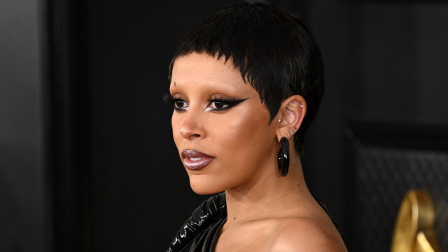 Doja Cat é agredida e tem dentes quebrados pelo irmão, diz site