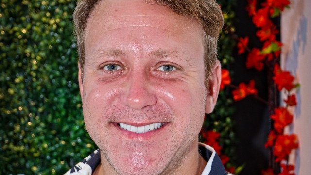 Sérgio Hondjakoff pede emprego nas redes sociais