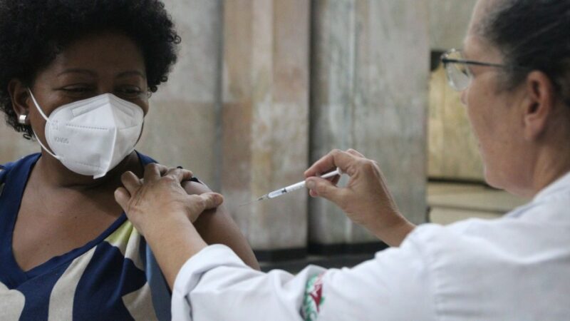 Fiocruz alerta para circulação simultânea da covid-19 e gripe