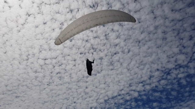 Atleta morre após pular de parapente no Espírito Santo