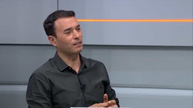 André Rizek leva golpe ao comprar ingresso para a Sapucaí, mas se diverte: ‘Foi maravilhoso’