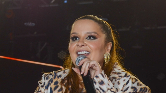 Maiara rebate críticas por beber em shows e diz querer alcançar posto de Zeca Pagodinho