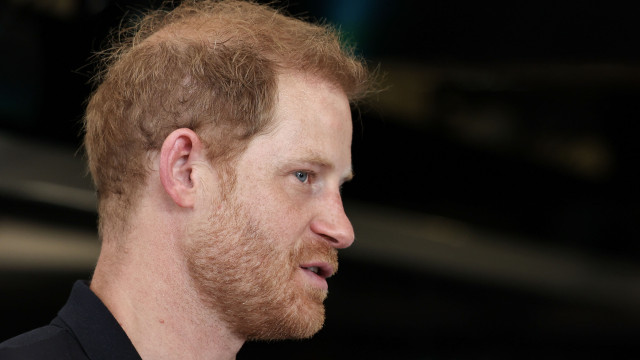 Príncipe Harry enfrenta dívida de mais de R$ 6 milhões após perder processo