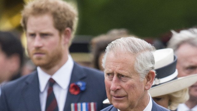Encontro do príncipe Harry com o rei Charles III durou 45 minutos