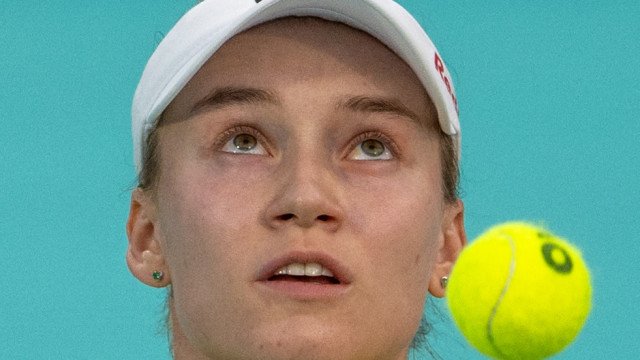 Rybakina supera Kasatkina em 71 minutos e conquista o WTA 500 de Abu Dabi