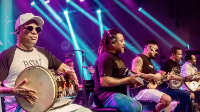 Integrantes do grupo Revelação são assaltados no carnaval de Salvador; músico é esfaqueado