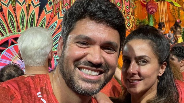 Jornalista se separa e assume romance com a madrinha do ex-casamento dele