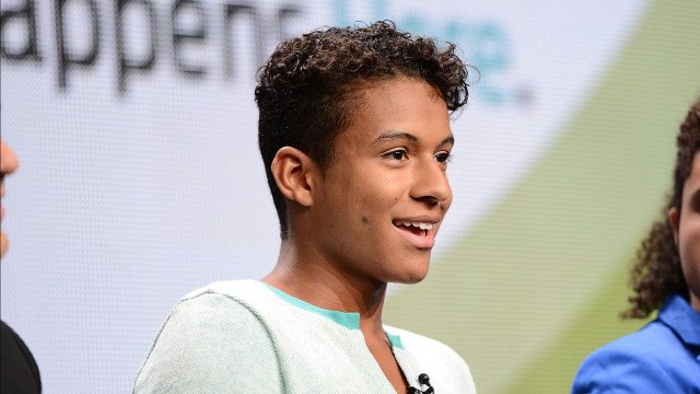Sobrinho de Michael Jackson encarna cantor em 1ª foto de cinebiografia