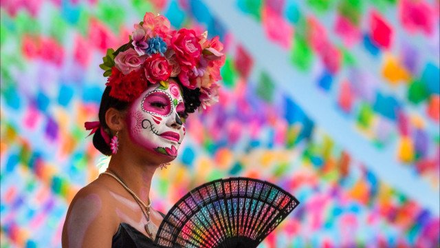 Leque é o acessório do Carnaval 2024