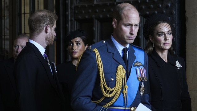 William acha que Harry e Meghan Markle "não são de confiança"