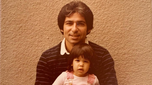 Kourtney Kardashian faz postagem especial no aniversário do pai; veja