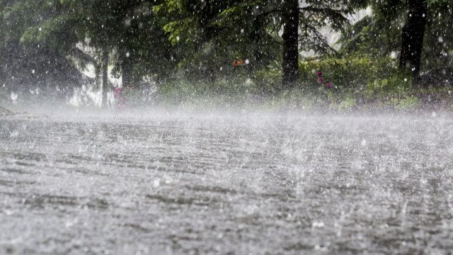 Bombeiros buscam 6 desaparecidos em cidade onde 17 morreram pelas chuvas no ES