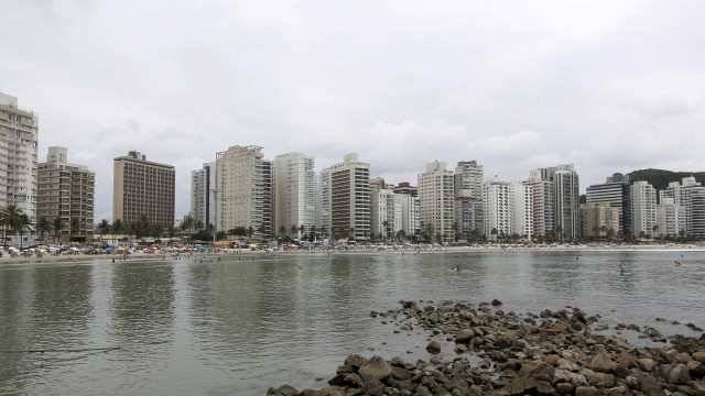 Mais da metade da população brasileira vive no litoral