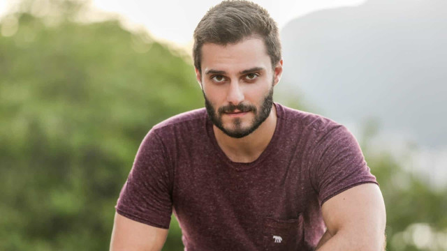 Ator e sobrinho de William Bonner entra para o time de batedores do Sem Censura