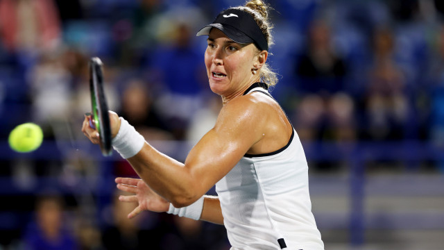 Bia Haddad sai na frente, mas perde de virada para russa, e dá adeus em Indian Wells