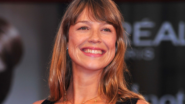 Em Portugal, Luana Piovani chora e se diz feminista: ‘No Brasil somos mais barraqueiras’