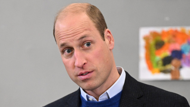 Príncipe William visita bar no País de Gales em meio a ‘sumiço’ de Kate Middleton