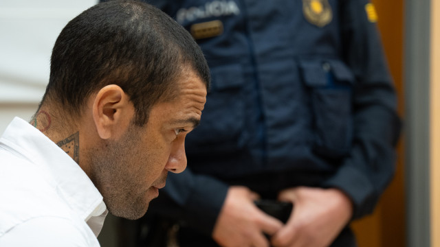 Defesa de Daniel Alves quer pagar fiança com dinheiro da receita federal espanhola