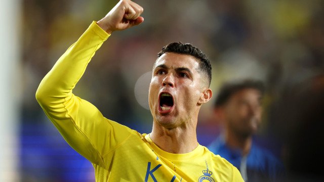 Cristiano Ronaldo salta para o Top 3 de atletas mais ricos da história; veja fortunas