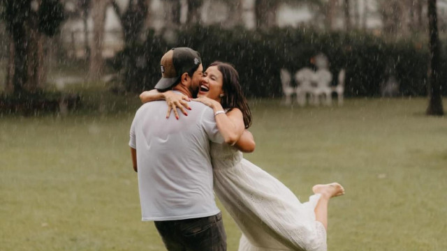 Sorocaba e Biah Rodrigues descobrem sexo dos gêmeos em chá revelação