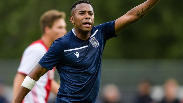 Robinho fala sobre condenação por estupro coletivo e diz ter provas sobre inocência