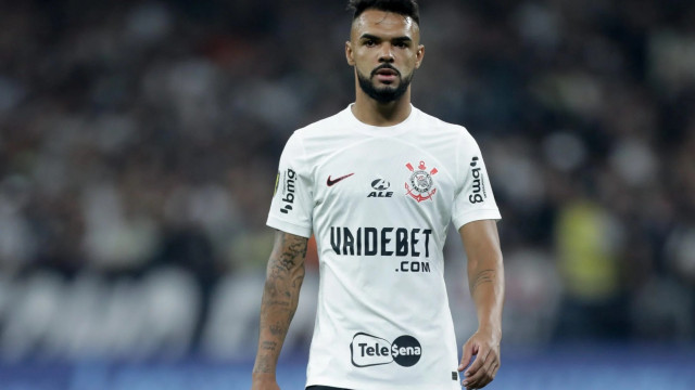 Raniele celebra início no Corinthians: ‘Roí muito osso até chegar aqui’