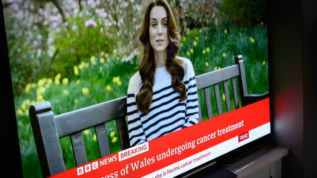 Amigo de Harry e Meghan critica realeza e mídia após anúncio de Kate