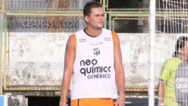 Preto, ex-atacante do Ceará, morre aos 37 anos