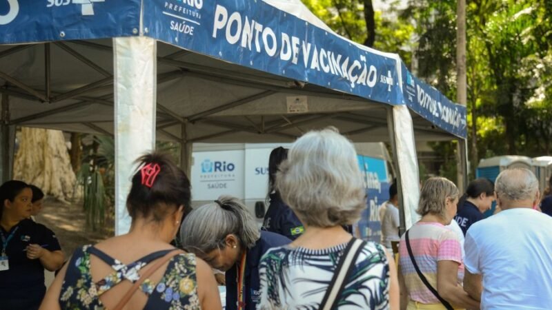 Rio espera vacinar 100 mil pessoas neste Dia D contra a Gripe