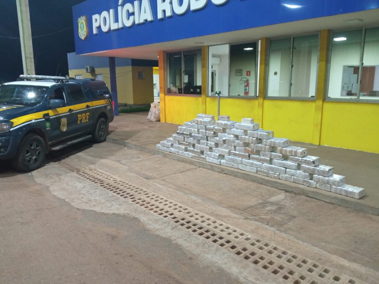 PRF: Grande apreensão de drogas durante fiscalização na BR-364